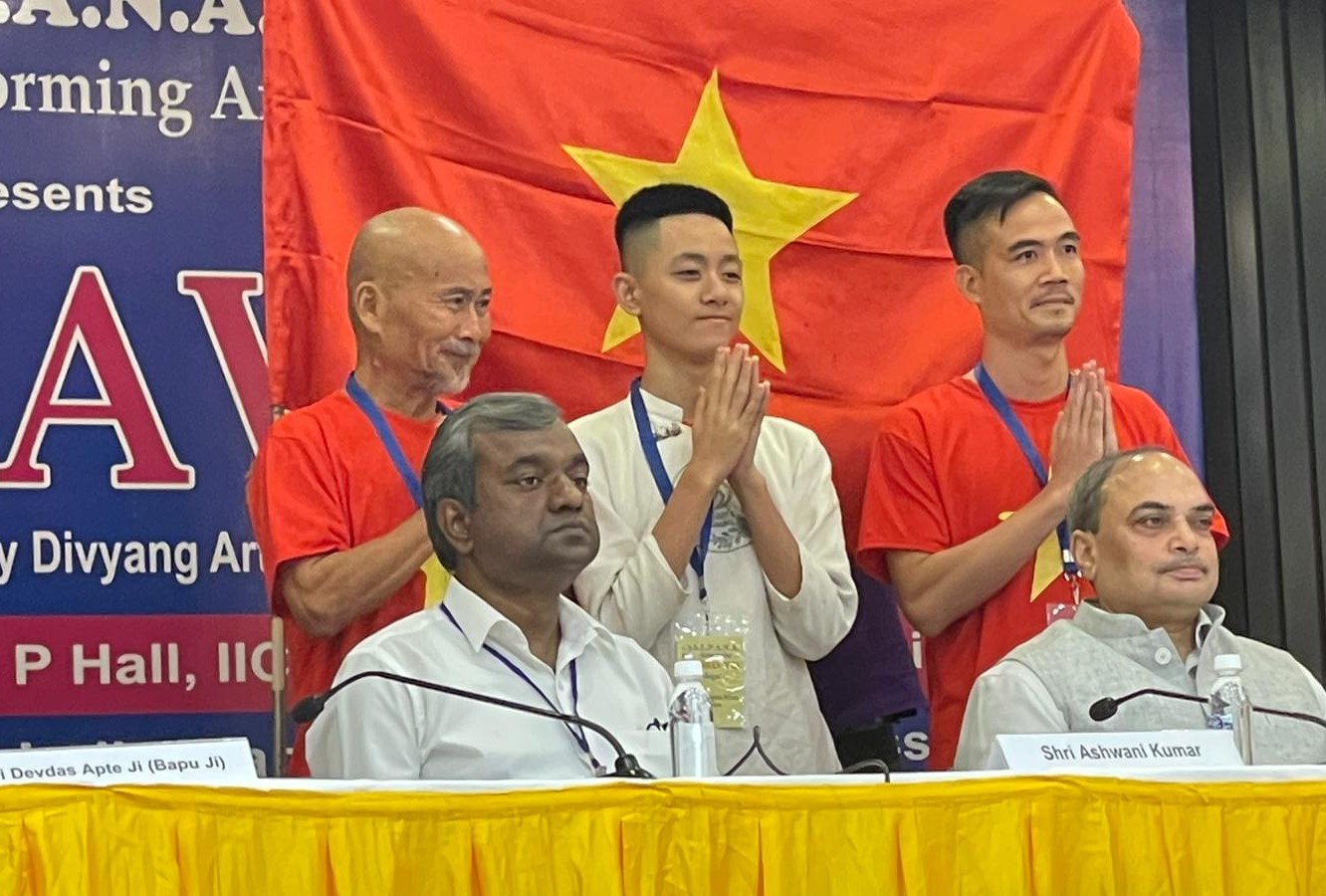 THE QUANTUM HUMAN & THE QUANTUM SOCIETY