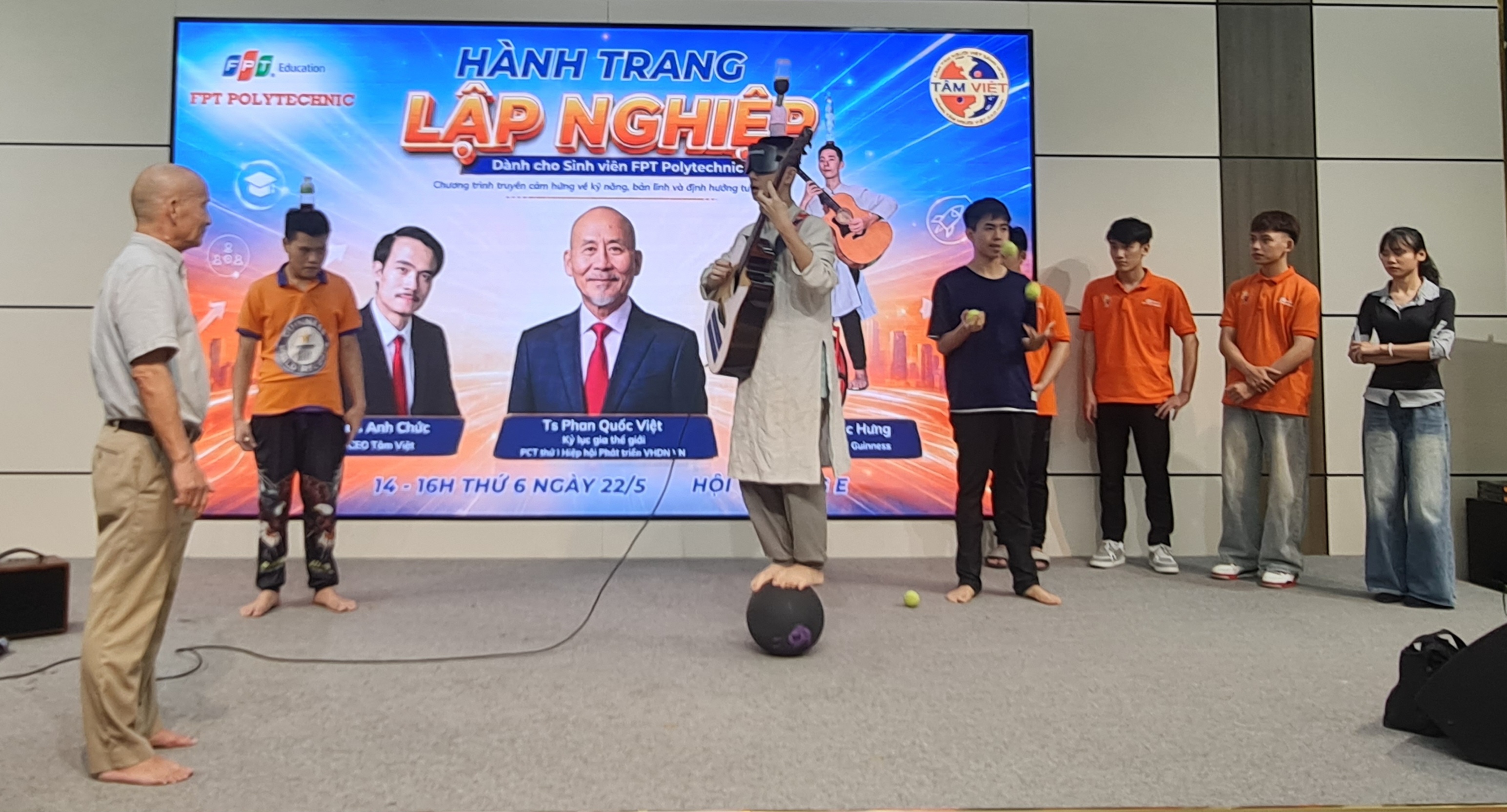 H&agrave;nh Trang Lập Nghiệp | FPT Polytechnic - ĐẬP TAN SỢ H&Atilde;I - TRỞ TH&Agrave;NH 
