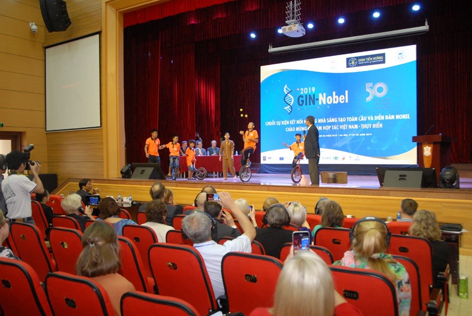 TS Phan Quốc Việt phát biểu tại hội thảo  GIN - Nobel 2019