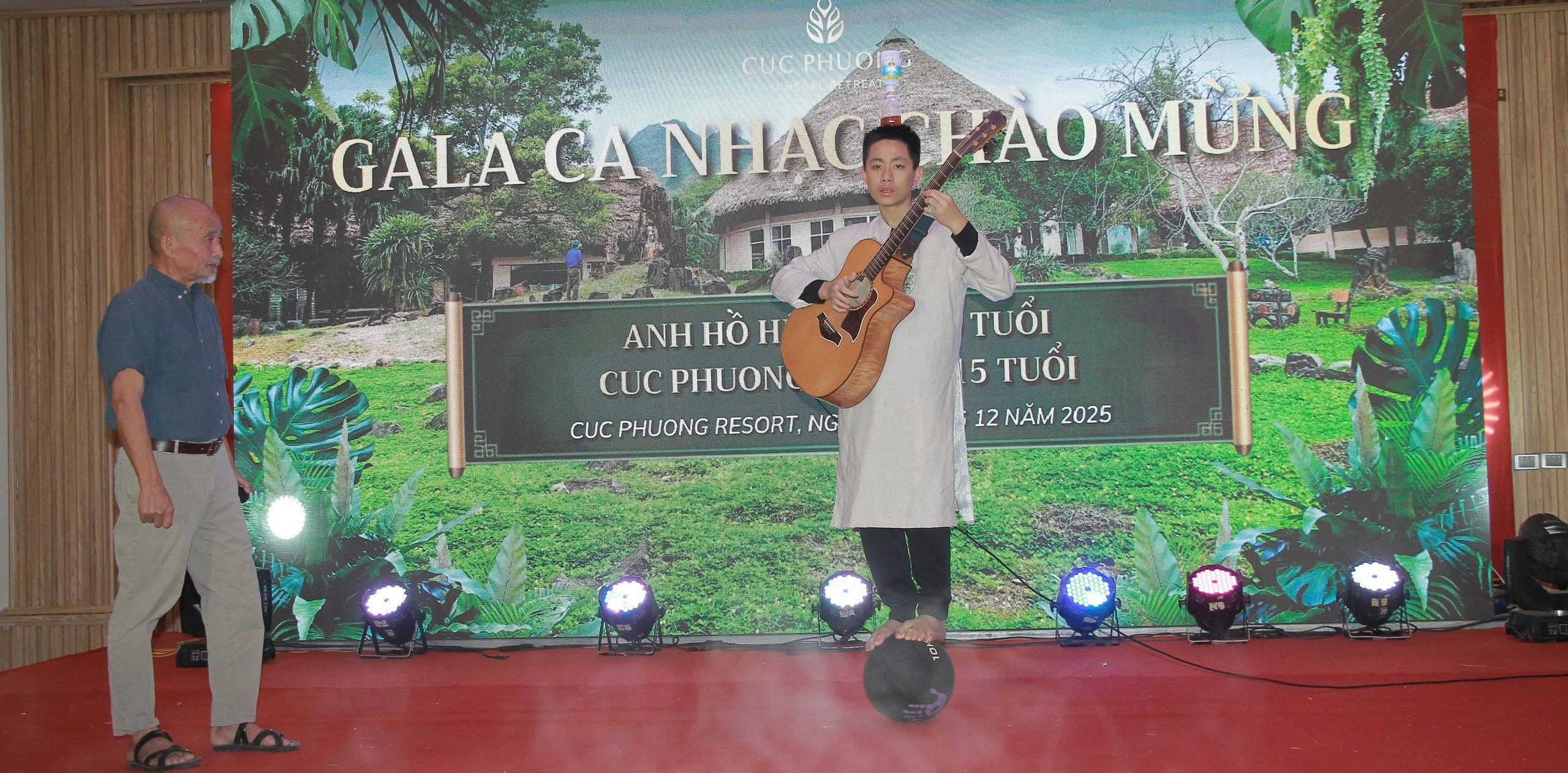 KLG Thế giới Guinness Nguyễn Khắc Hưng biểu diễn tại C&uacute;c Phương Resort & Spa!