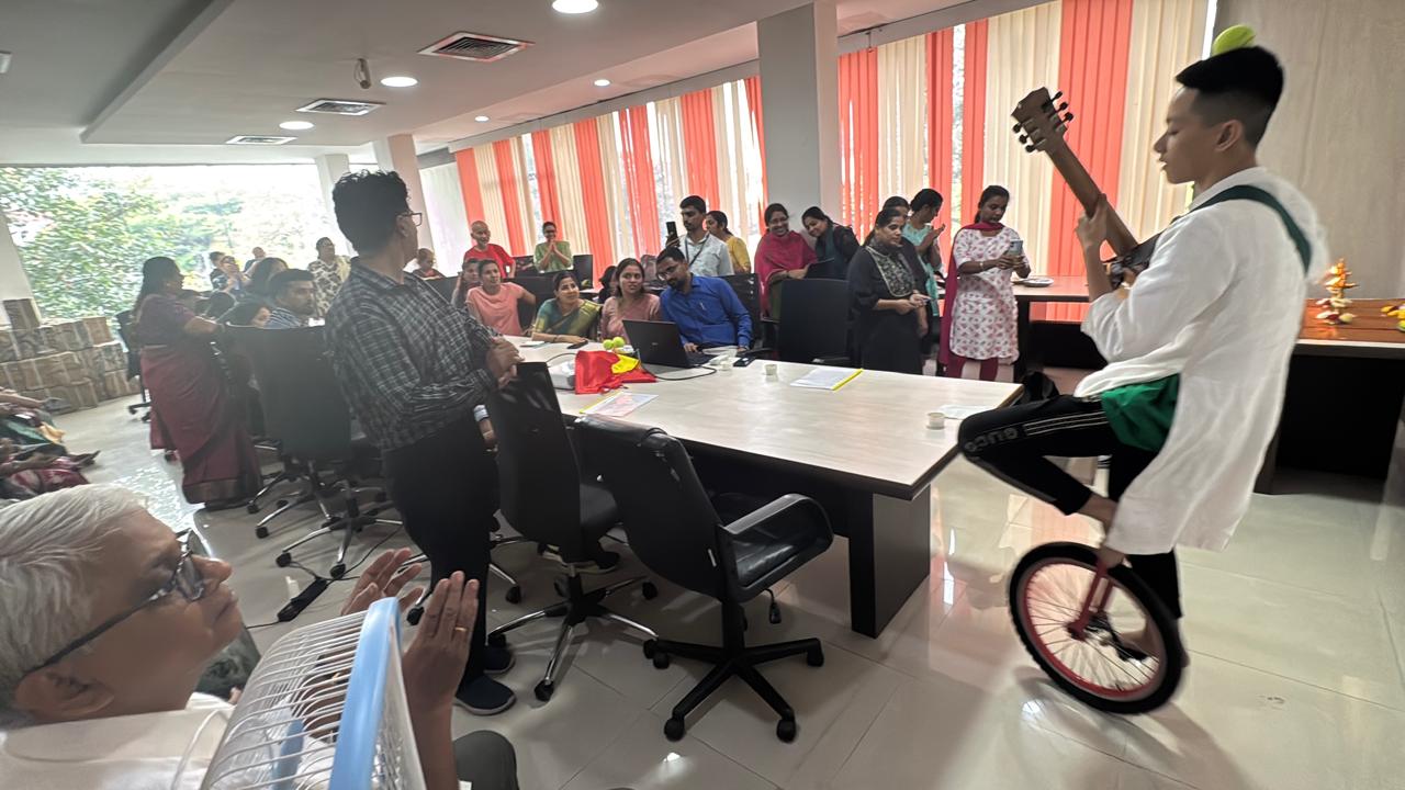 Từ Tự Kỷ Nặng Đến Nghệ Sĩ Quốc Tế: Hành Trình Chuyển Hóa Rung Động Trong Kỷ Nguyên AI