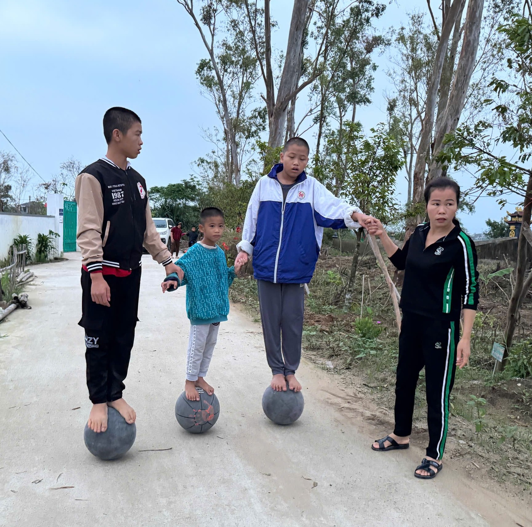 THE QUANTUM HUMAN & THE QUANTUM SOCIETY