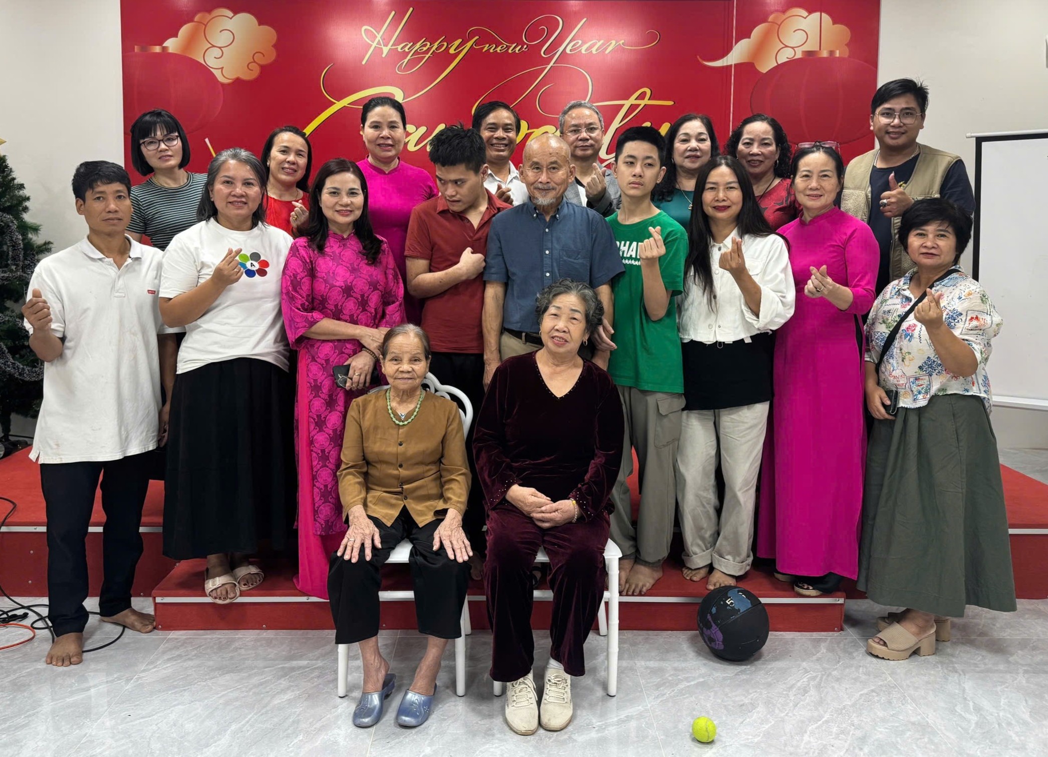 Bộ Phim Về Đa Kỷ Lục Gia Thế Giới Guinness Khắc Hưng Tại Chupa Retreat, Ba V&igrave;, HN