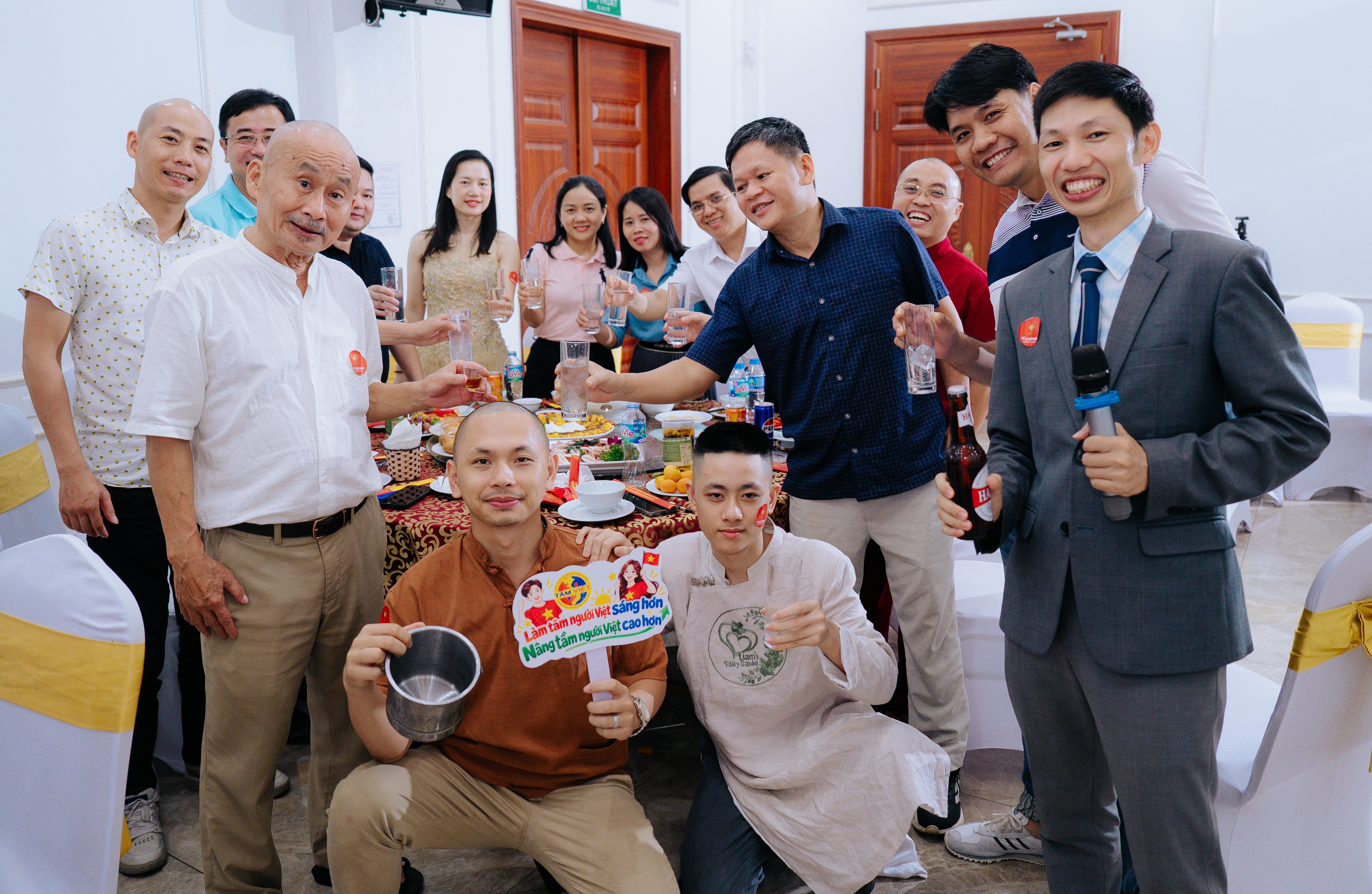 T&Acirc;M VIỆT 25 NĂM - VỀ LẠI B&Ecirc;N NHAU - TỤ VỀ C&Ugrave;NG B&Ugrave;NG PH&Aacute;T