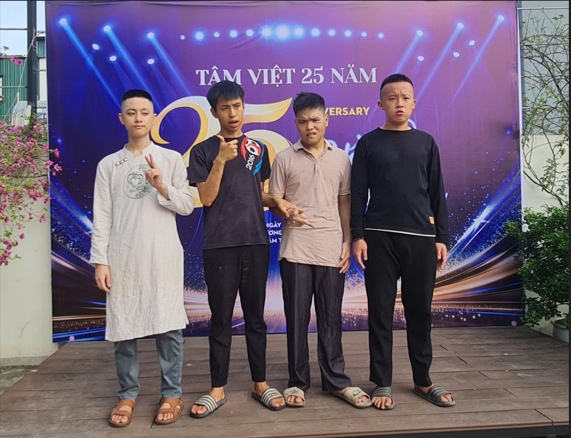 T&Acirc;M VIỆT 25 NĂM - VỀ LẠI B&Ecirc;N NHAU - TỤ VỀ C&Ugrave;NG B&Ugrave;NG PH&Aacute;T