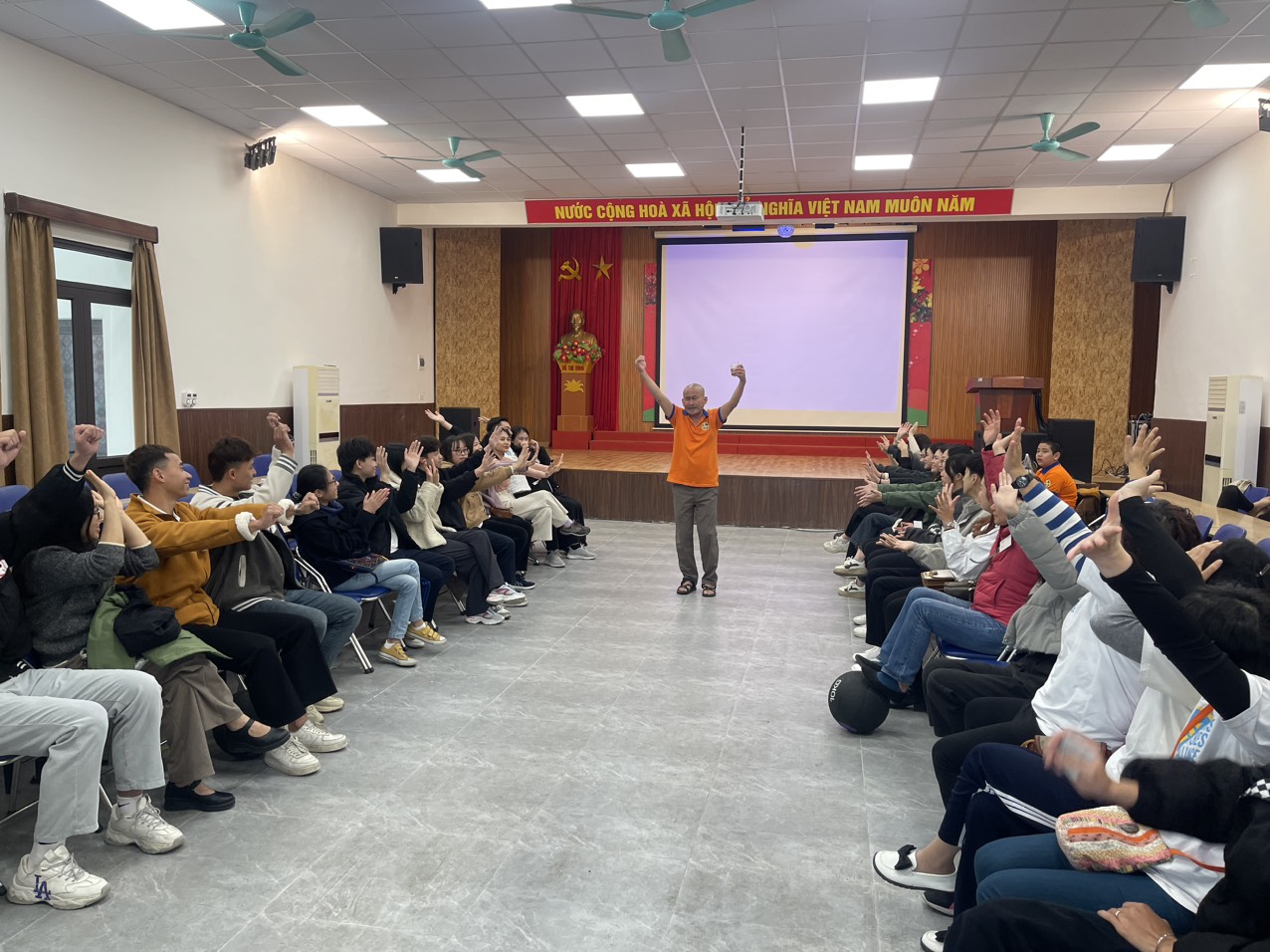 Tổ chức OrFA (Orphans’ Futures Alliance) - Kỹ năng Giao tiếp