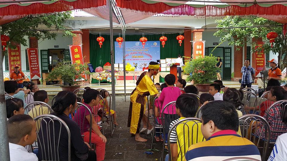 Chương trình Trung thu thiện nguyện cho trẻ em khuyết tật