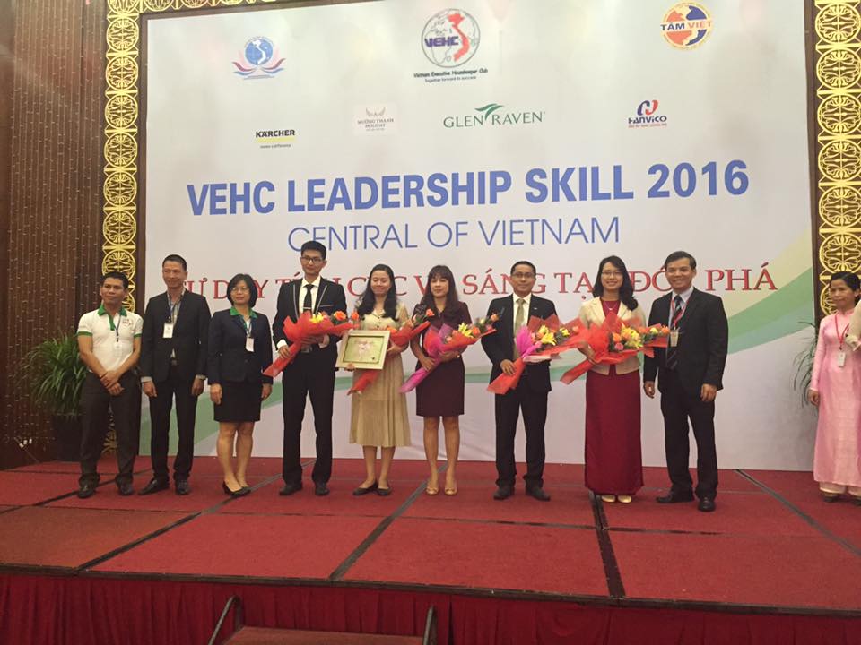 Kỹ năng Tư duy tích cực và sáng tạo đột phá + Team Building cho hiệp hội buồng phòng Miền Trung