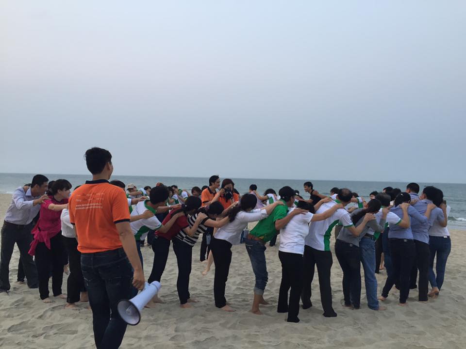 Kỹ năng Tư duy tích cực và sáng tạo đột phá + Team Building cho hiệp hội buồng phòng Miền Trung