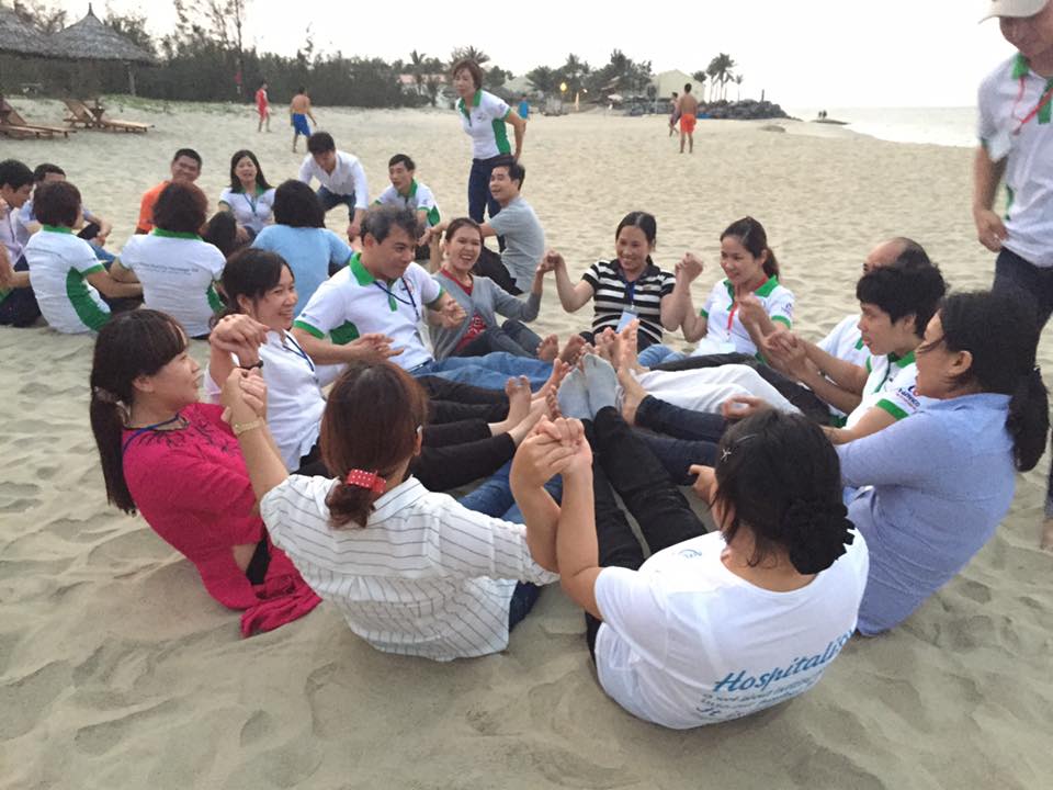 Kỹ năng Tư duy tích cực và sáng tạo đột phá + Team Building cho hiệp hội buồng phòng Miền Trung