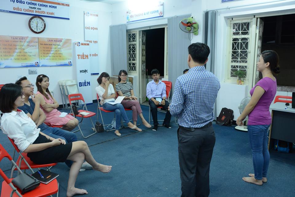 Kỹ năng giao tiếp và ứng xử hiệu quả.