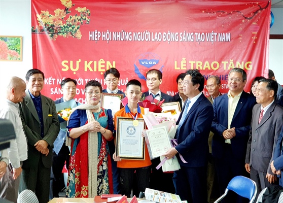 Câu chuyện truyền cảm hứng từ một trẻ tự kỷ