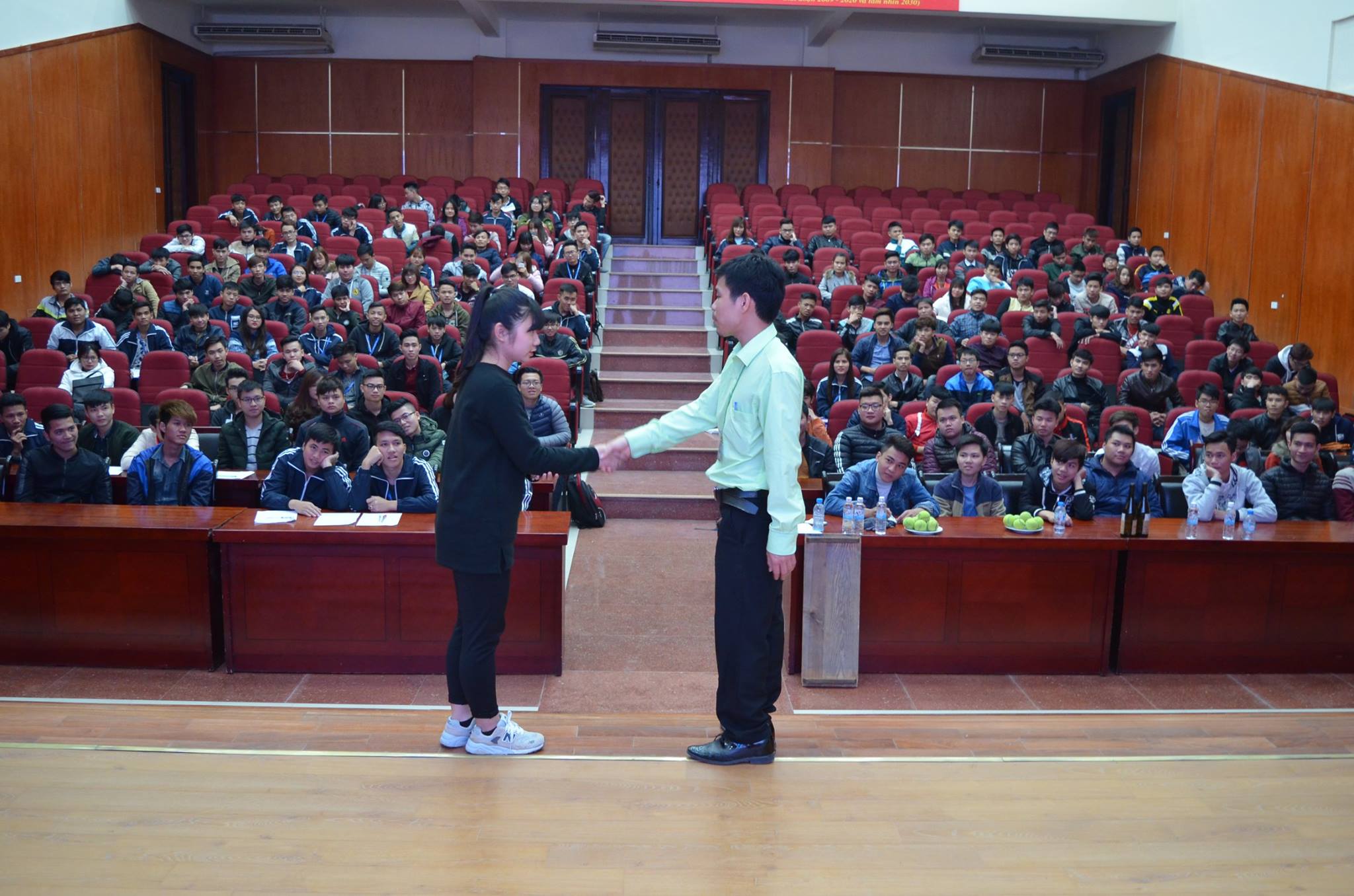 Tầm quan trọng của kỹ năng mềm sinh viên Đại học Mỏ - Địa chất