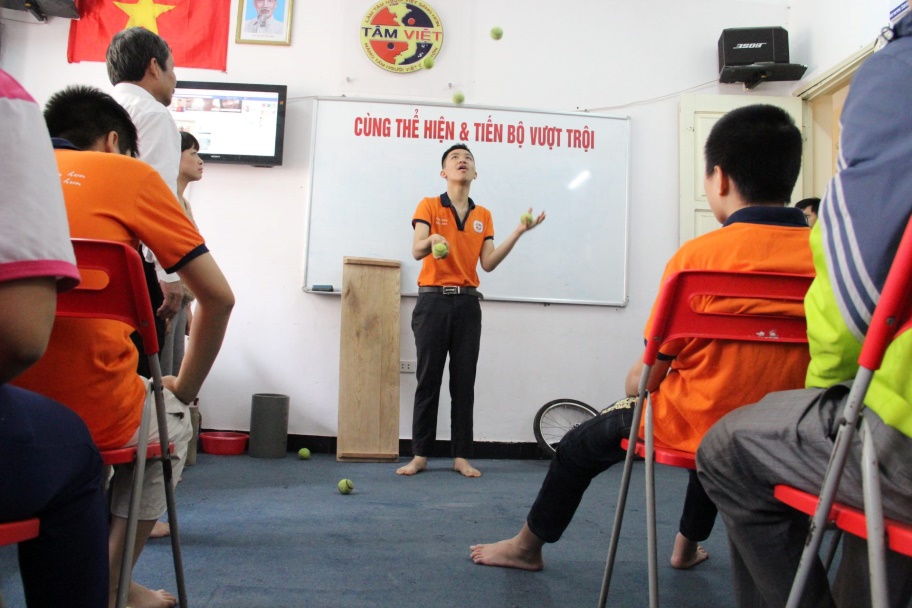 Thực hành kỹ năng sống giúp trẻ tự kỷ  hòa nhập cộng đồng & định hướng nghề nghiệp