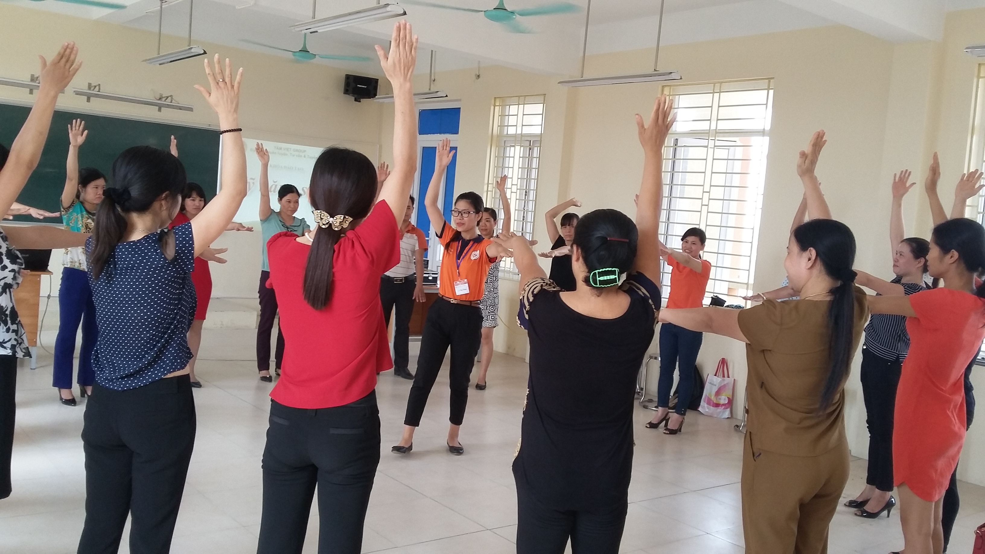 Kỹ năng sống cho giáo viên  trường Tiểu học Tây Đằng B, Ba Vì, Hà Nội