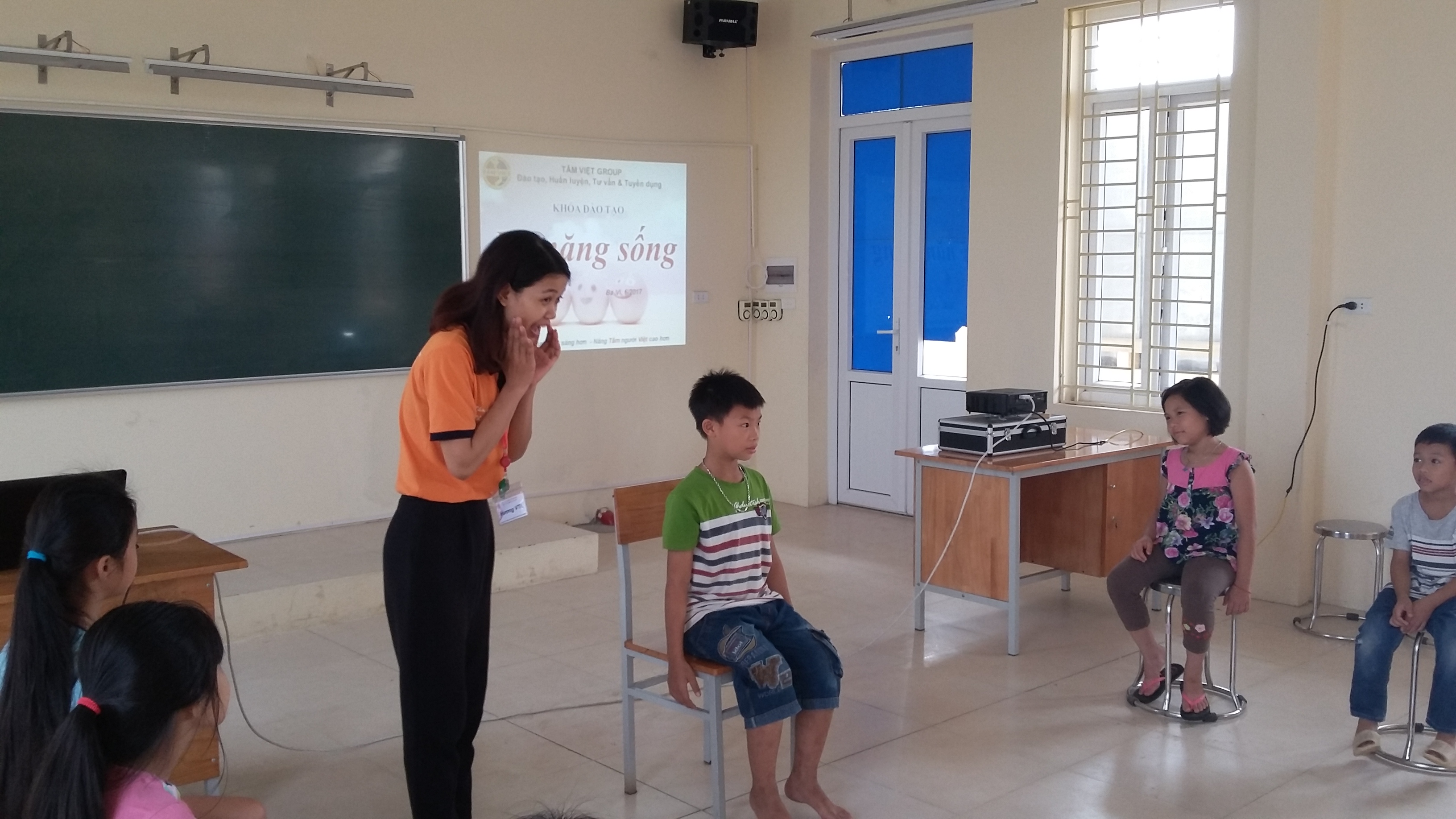 Kỹ năng sống cho học sinh lớp 3,4 trường tiểu học Tây Đằng B, Ba Vì, Hà Nội