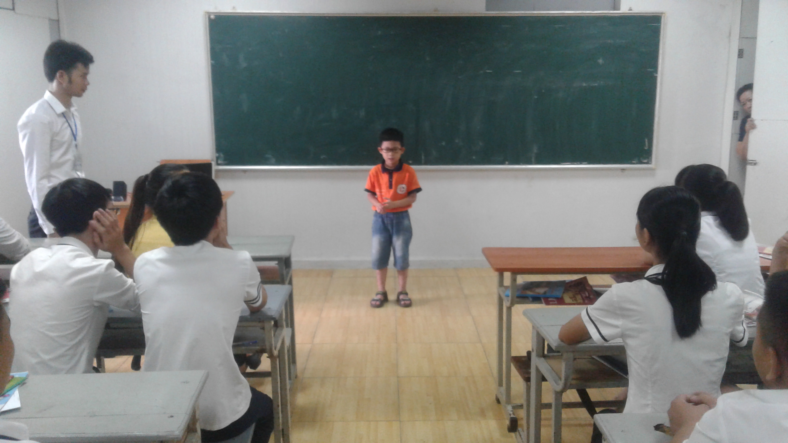 kỹ năng thuyết trình cho học sinh tại Trường Trung học phổ thông tư thục Bình Minh.
