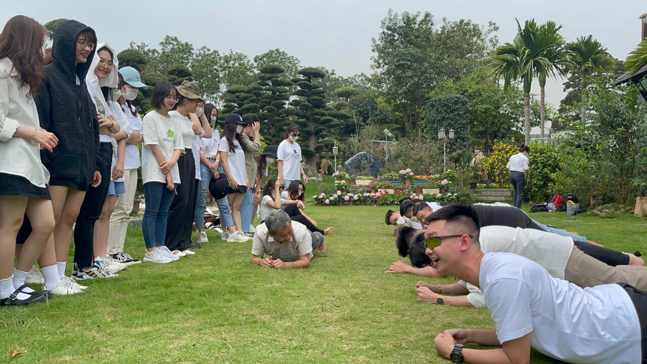 TeamBuilding - Lớp 2 - Trường Quốc tế Đại học Quốc gia Hà Nội