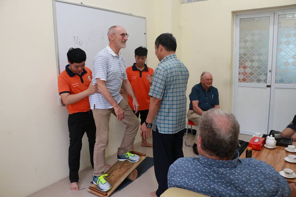 Giáo sư Trevor - Nguyên Chủ tịch hội Bệnh thần kinh Thế giới, Số 1 Thế giới về Nghiên cứu trẻ Tự kỉ đến thăm Tâm Việt