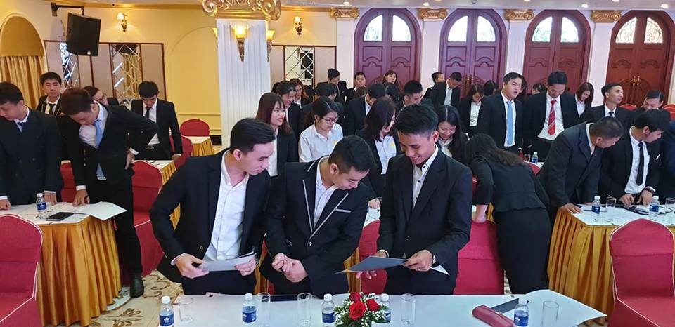 Kỹ Năng Làm Chủ Đám Đông và Truyền Cảm Hứng
