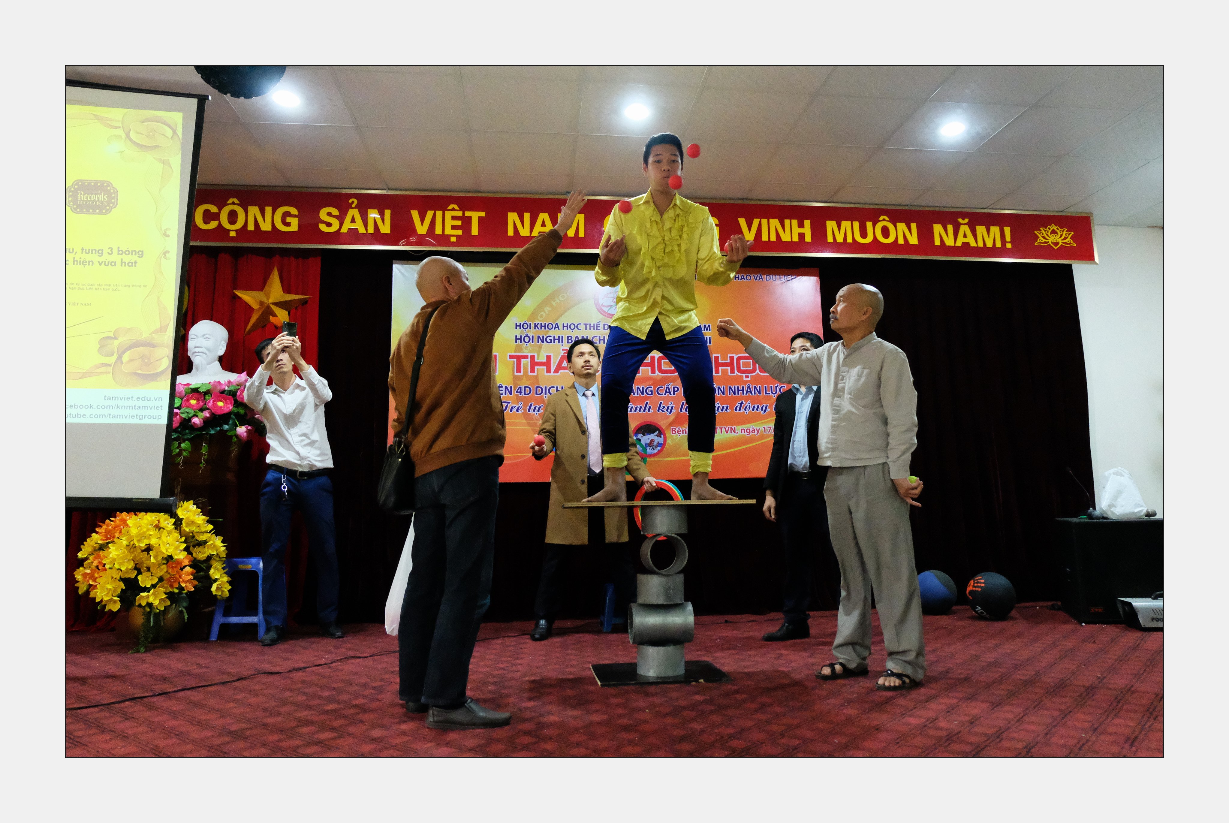 Hội thảo KH: Huấn luyện 4D Dịch chuyển Đẳng cấp Nguồn nhân lực, Thực chứng: Trẻ tự nặng thành kỷ thành Kỷ lục gia bằng vận động tinh