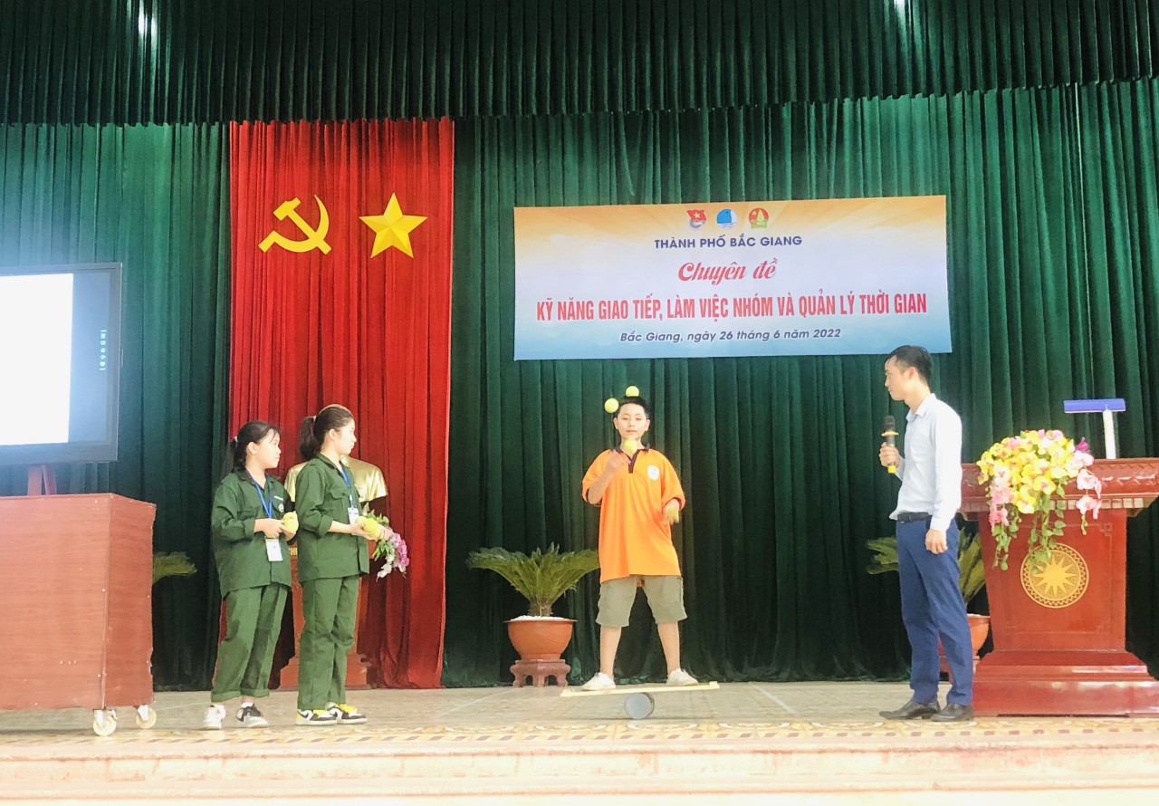 Thành Đoàn Bắc Giang - Kỹ năng Giao tiếp, Nhận thức bản thân, Làm việc đồng đội