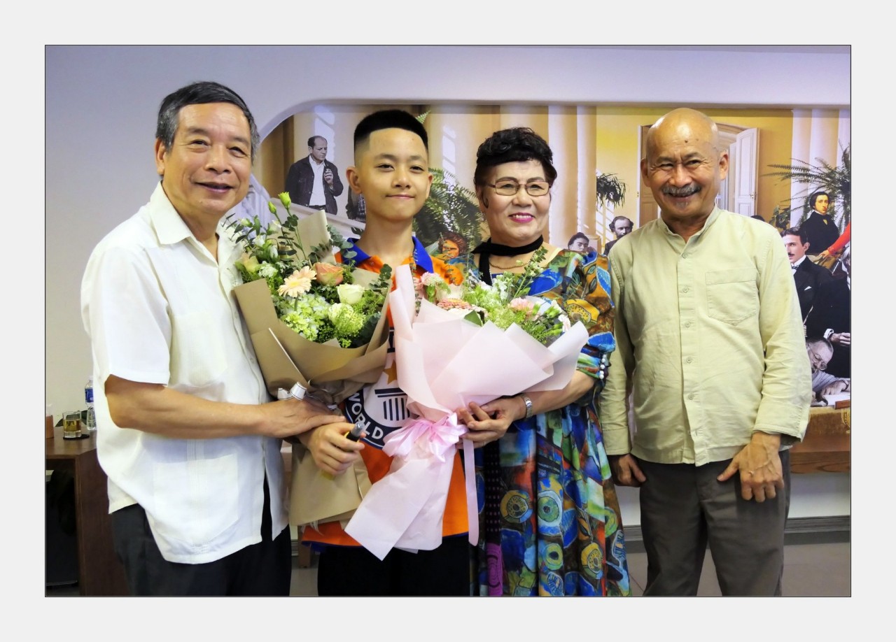 QVREM - BƯỚC NHẢY LƯỢNG TỬ TRONG GIÁO DỤC: TÁI KIẾN TẠO CON NGƯỜI, KIẾN TẠO NHÂN LOẠI MỚI