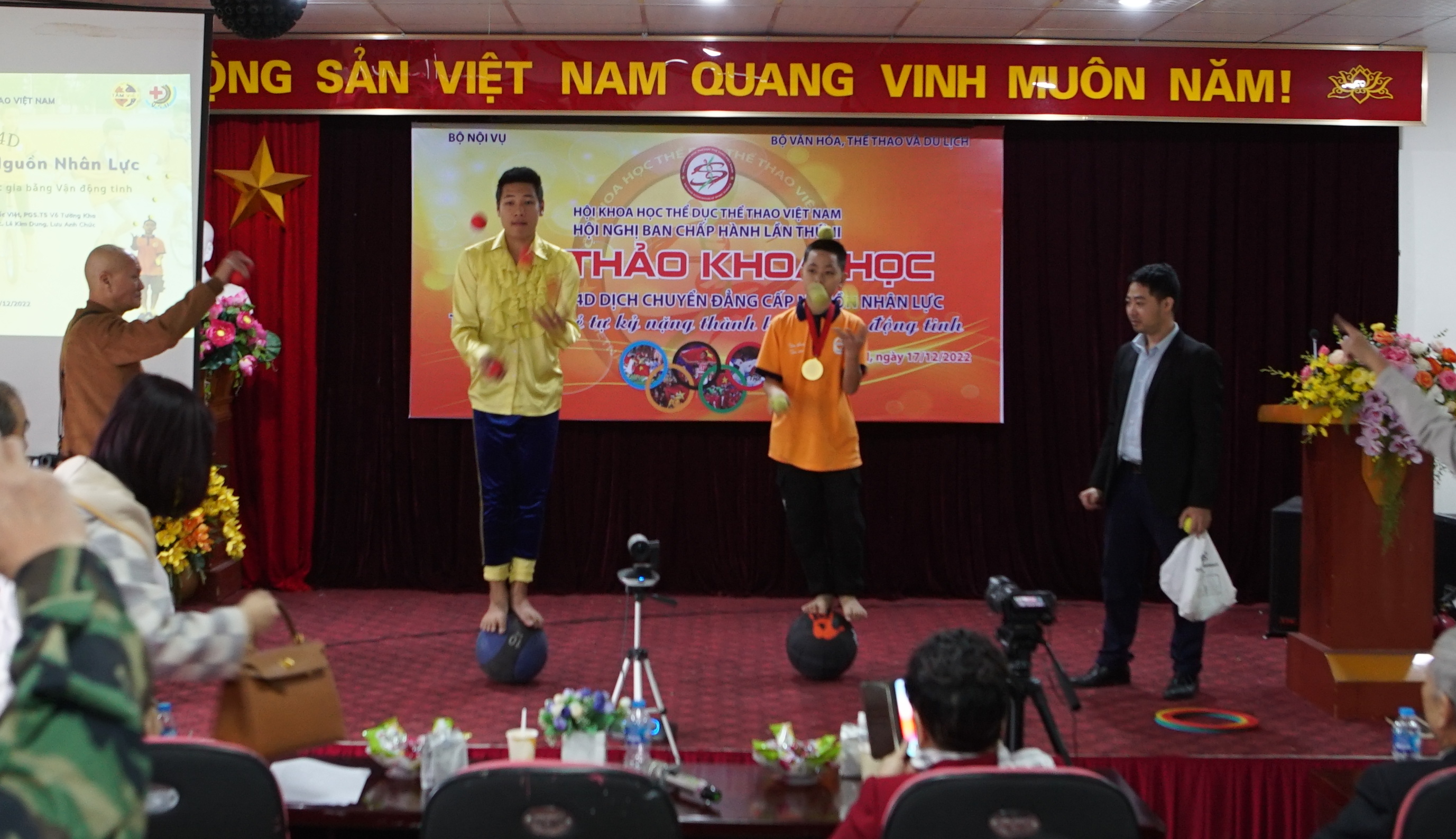 Hội thảo KH: Huấn luyện 4D Dịch chuyển Đẳng cấp Nguồn nhân lực, Thực chứng: Trẻ tự nặng thành kỷ thành Kỷ lục gia bằng vận động tinh