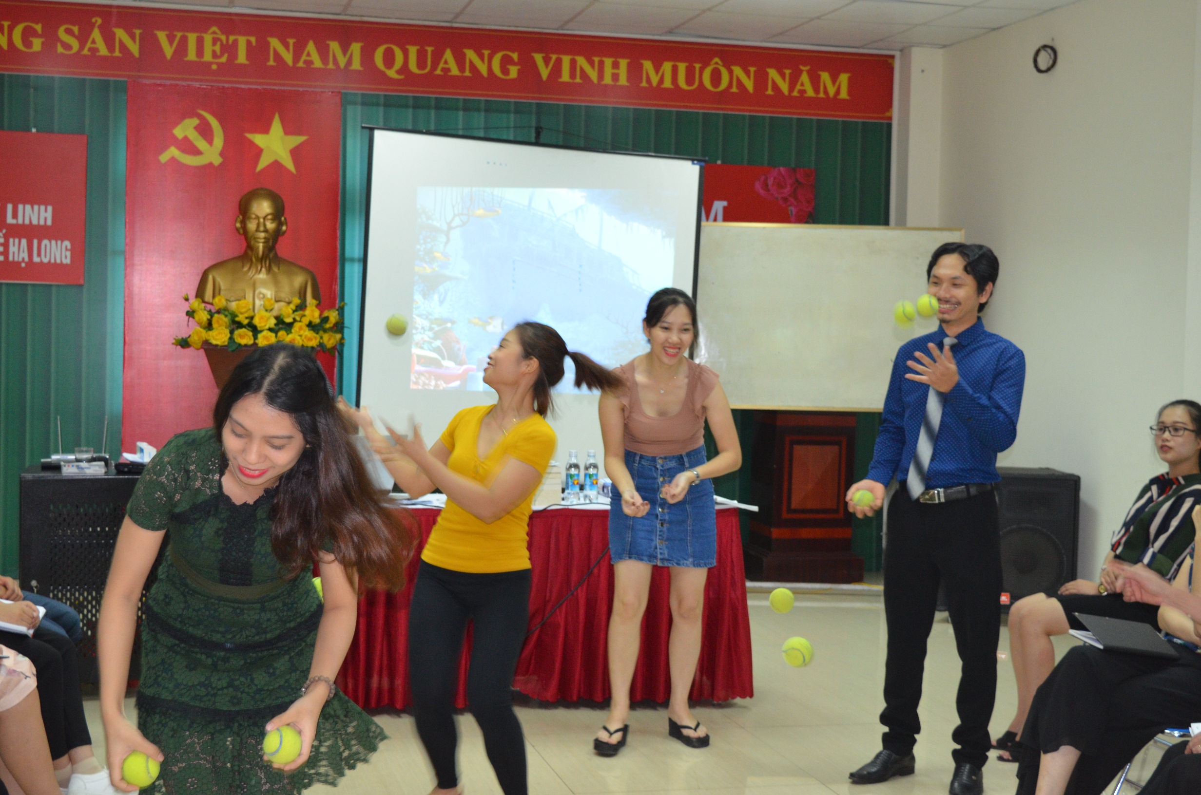 Kỹ năng giao tiếp ứng xử hiệu quả cho giáo viên trường mầm non quốc tế Hạ Long