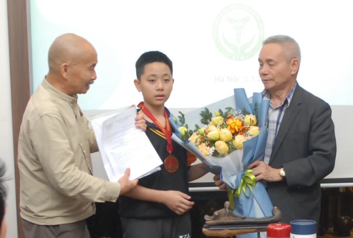 Lao đầu vào chỗ khó, tìm lối đi riêng U70 - TS Phan Quốc Việt dấn thân Nâng tầm Y Học Cổ Truyền Việt Nam