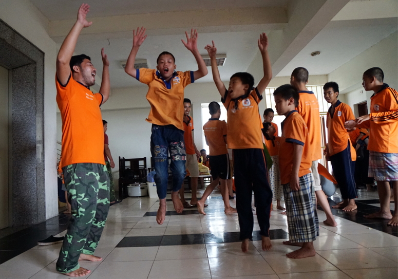 Yoga Cười: Chìa Khóa Vàng Cho Sức Khỏe Tâm Thần Và Thể Chất