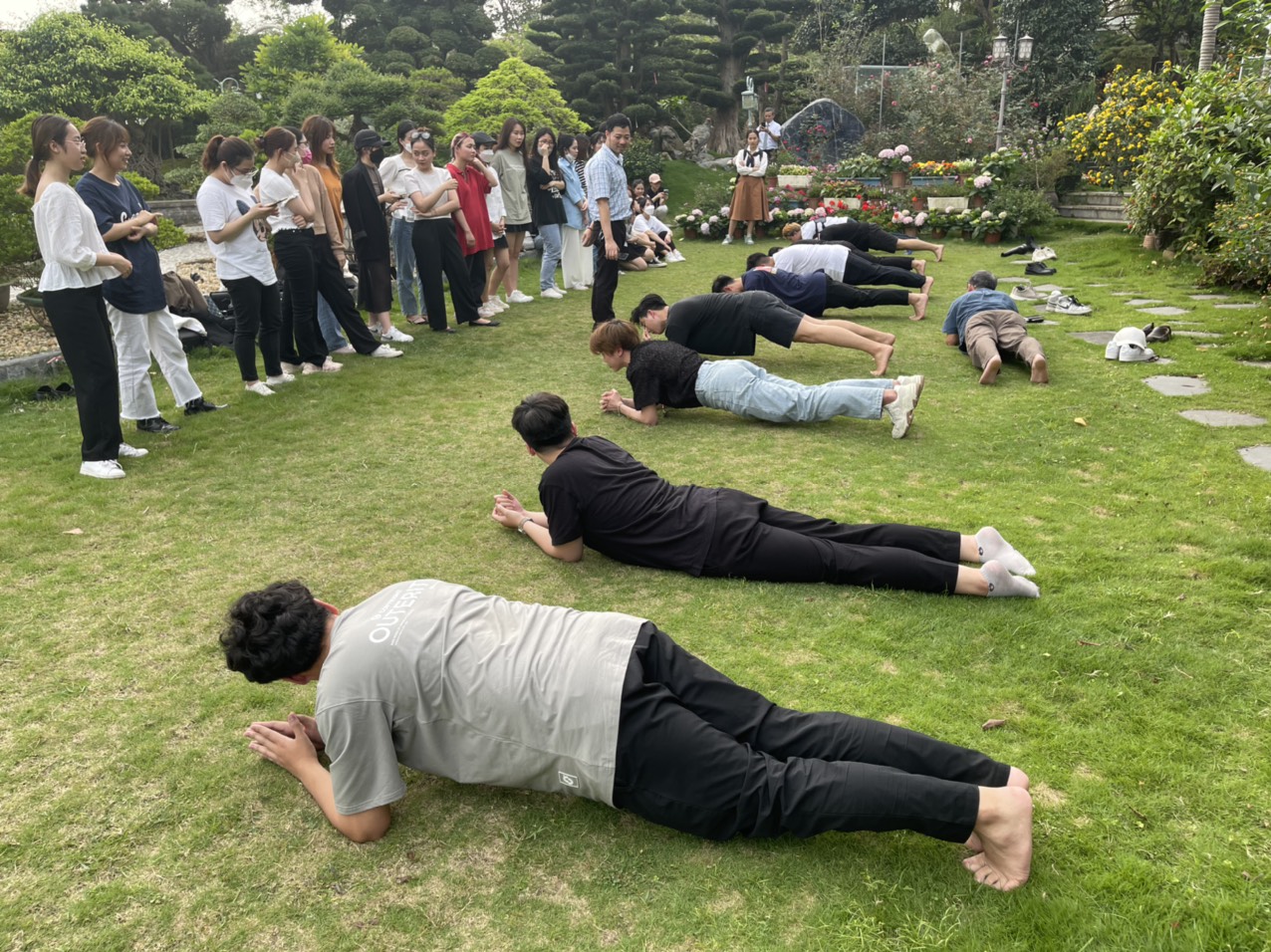 TeamBuilding - Trường Quốc tế Đại học Quốc gia Hà Nội