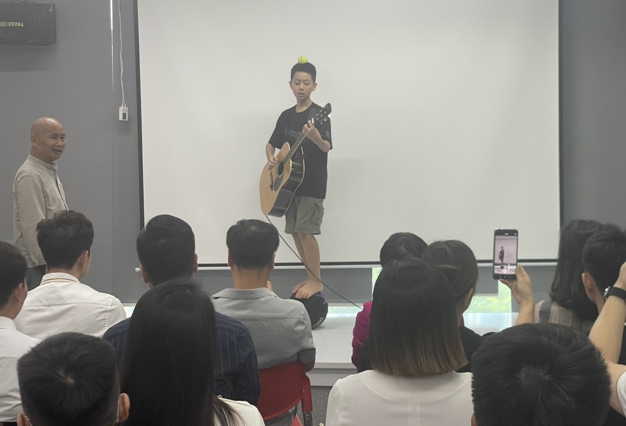 ZenF - Tâm thế thủ lĩnh xuất chúng